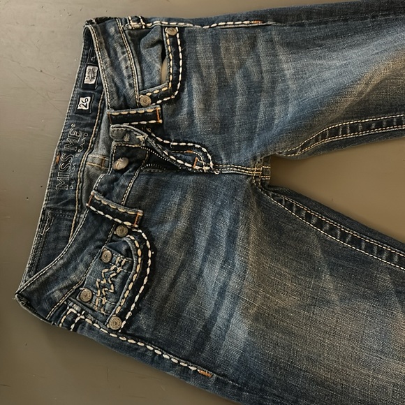 Vintage Miss Me Irene fit jeans. Size 26. - Picture 3 of 5